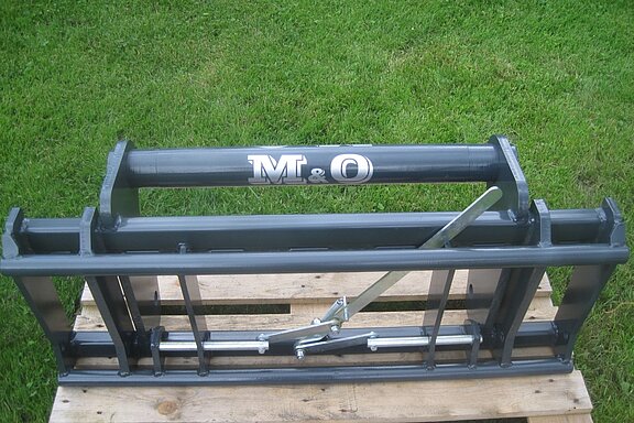 Teleskoplader auf Euro - Manitou