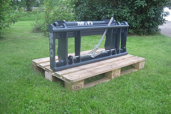 Teleskoplader auf Euro - Manitou